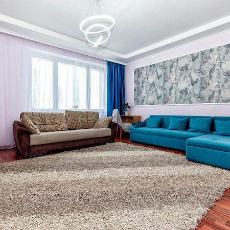Апартаменты 2Day Apart У Байтерека Nur-Sultan  Exterior photo